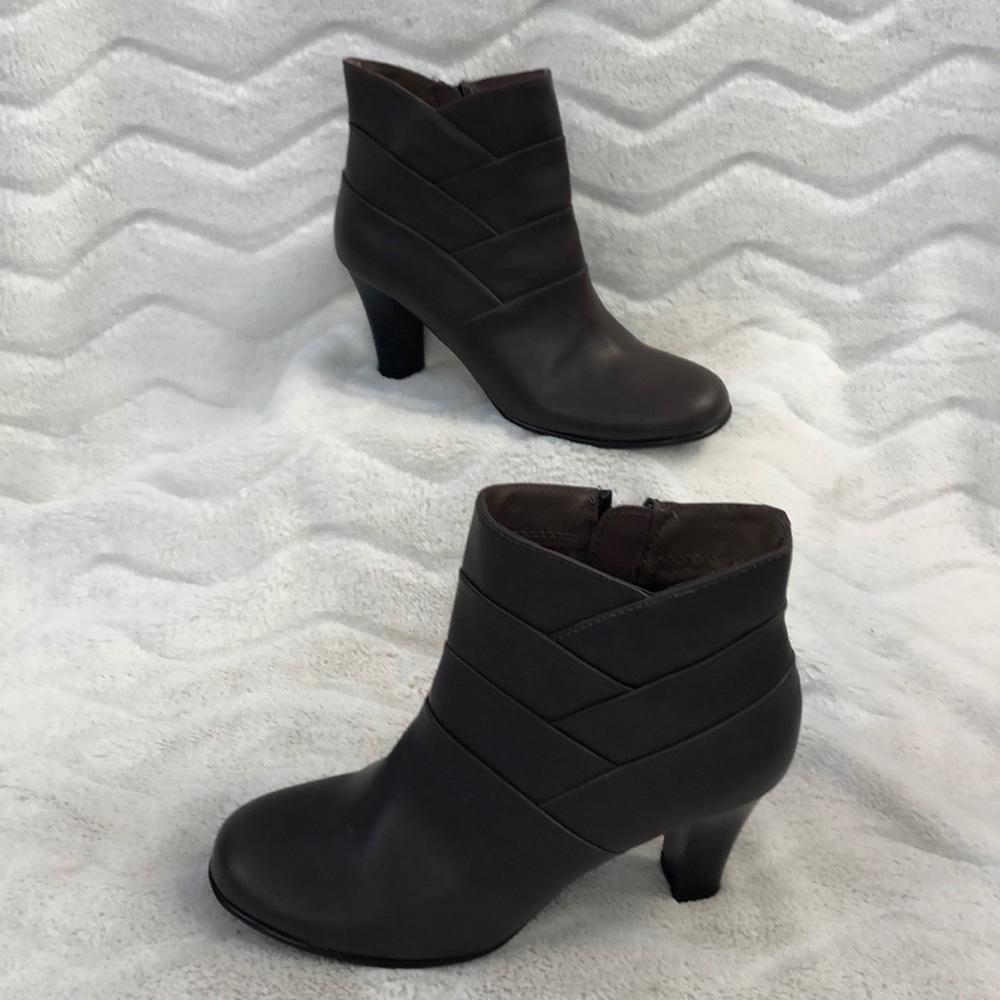 New A2 Aerosole heeled boots